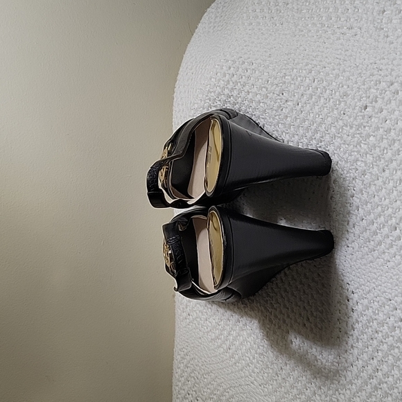 Michael Kors Sling Back Peep Toe Wedge Heels. Size 9M - Picture 4 of 13